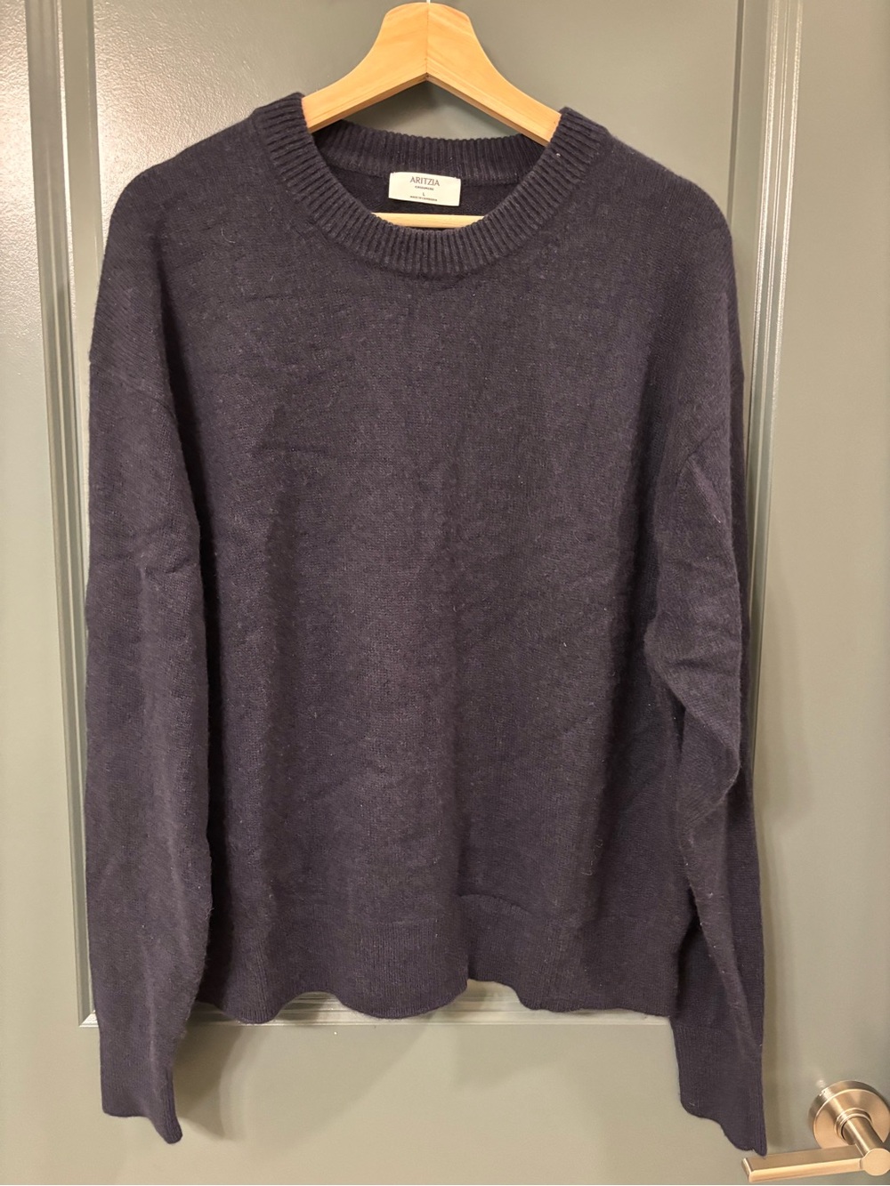 Aritzia Essential Cashmere Relic Sweater Large in Dark Navy Night